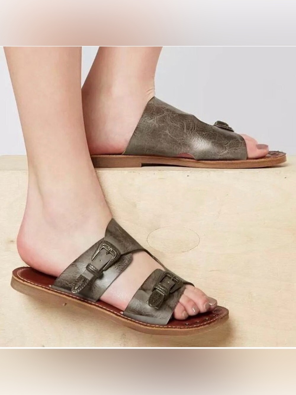 NEW VINTAGE 93 GREY GEORGIA BUCKLE SANDALS FLATS SHOES SIZE 6.5
